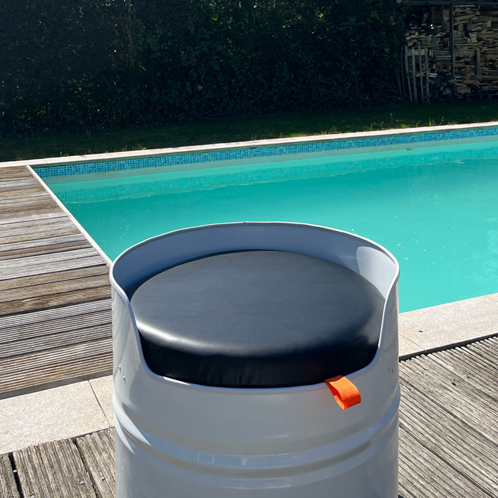 Low Barrel Seat
